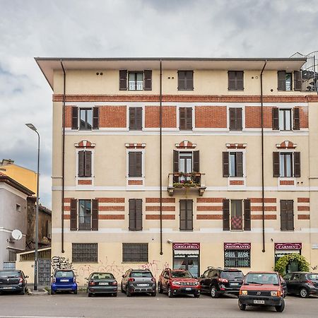 Life Is Beautiful Design Loft Navigli Romolo, Netflix, Wifi, Ac And Street Parking Apartment Milan Exterior photo