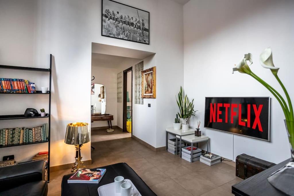 Life Is Beautiful Design Loft Navigli Romolo, Netflix, Wifi, Ac And Street Parking Apartment Milan Exterior photo