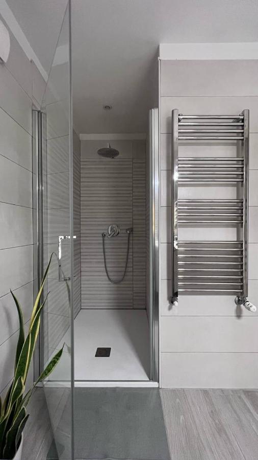 Life Is Beautiful Design Loft Navigli Romolo, Netflix, Wifi, Ac And Street Parking Apartment Milan Exterior photo